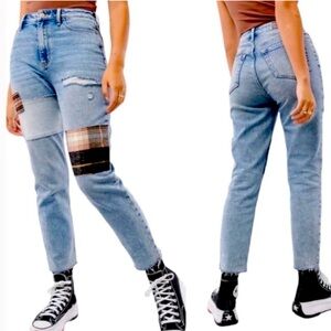 Hollister Ultra High-Rise Mom Jean